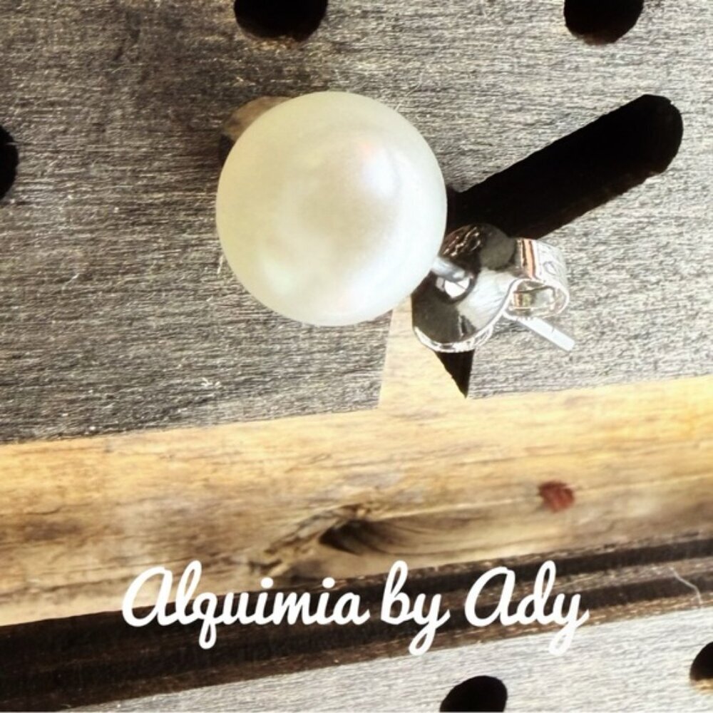 Elegant Pearl Stud Earrings
